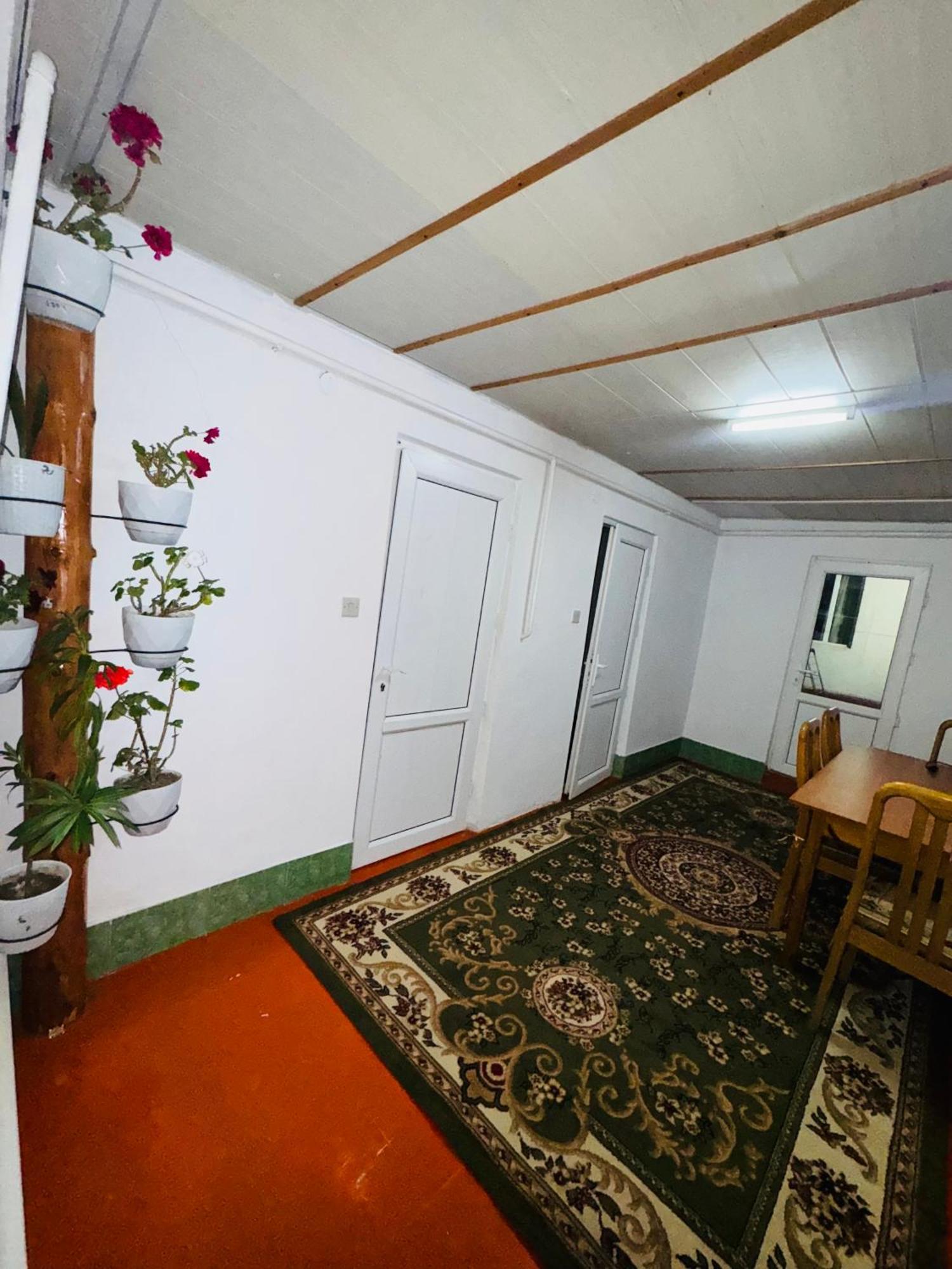 Home Karakol Bagian luar foto